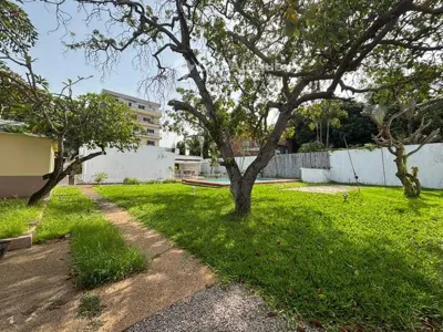 Villa basse 7 pièces avec piscine — Marcory Zone 4