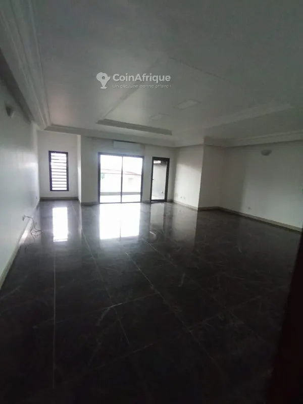 Location appartement de standing 3 pièces - cocody riviera palmeraie