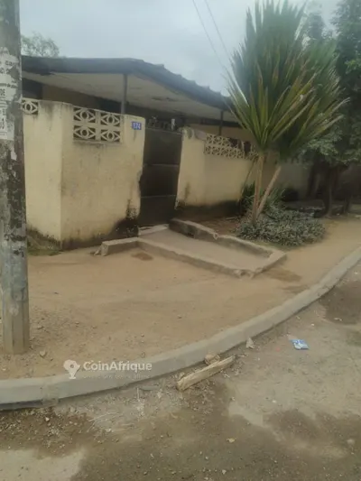 Villa 4 pièces — Adjamé