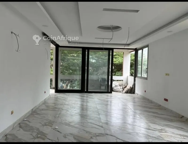 Appartement 5 pièces avec vue — Plateau
