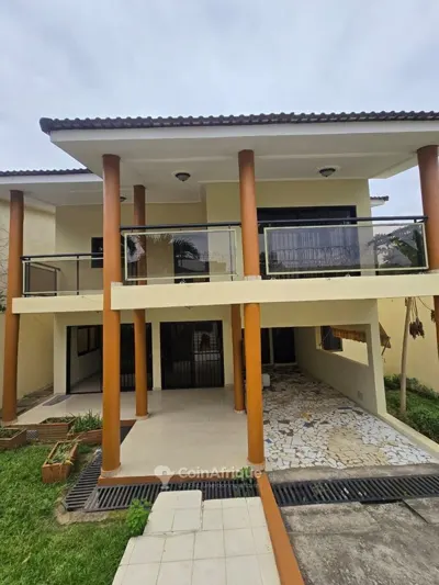 Villa duplex 7 pièces avec jardin — Cocody Angré 7e tranche