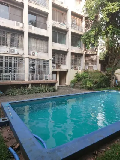 Appartement 3 pièces avec piscine — Cocody Canébière