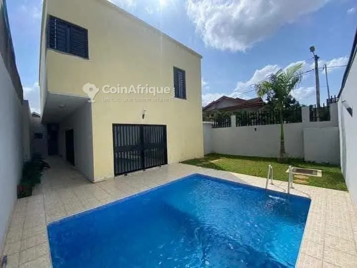 Villa duplex 5 pièces avec piscine — Cocody Riviera 4
