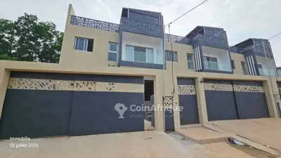 Villa duplex 6 pièces avec piscine — Bingerville