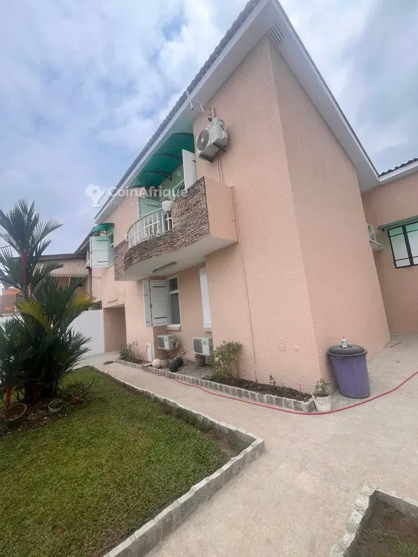 Villa duplex 4 pièces avec garage — Cité Rosier Programme 3