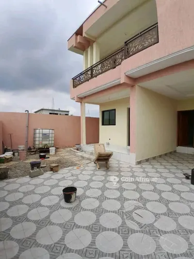 Villa duplex 6 pièces avec garage — Bingerville Agouapi