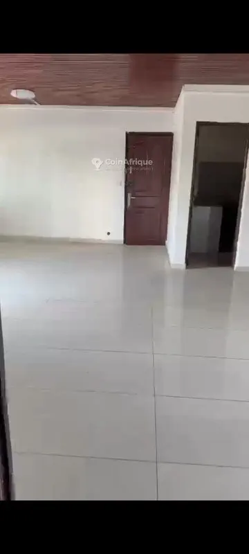 Appartement 4 pièces avec balcon — Bietry
