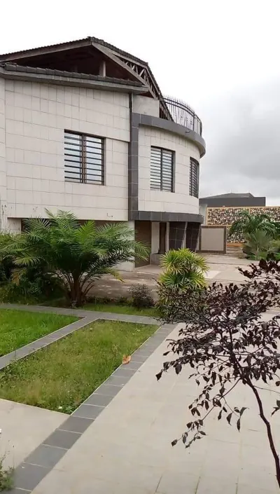 TERRAIN 1661m2 CLOTURÉ RIVIERA GOL1 PONT HKB