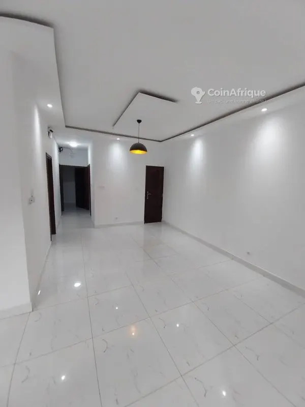 Appartement 3 pièces — Cocody Riviera Palmeraie