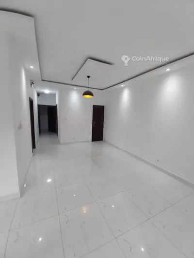 Appartement 3 pièces — Cocody Riviera Palmeraie