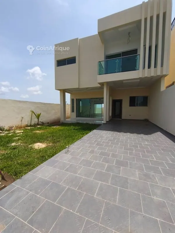 Villa duplex 5 pièces — Bingerville Anan
