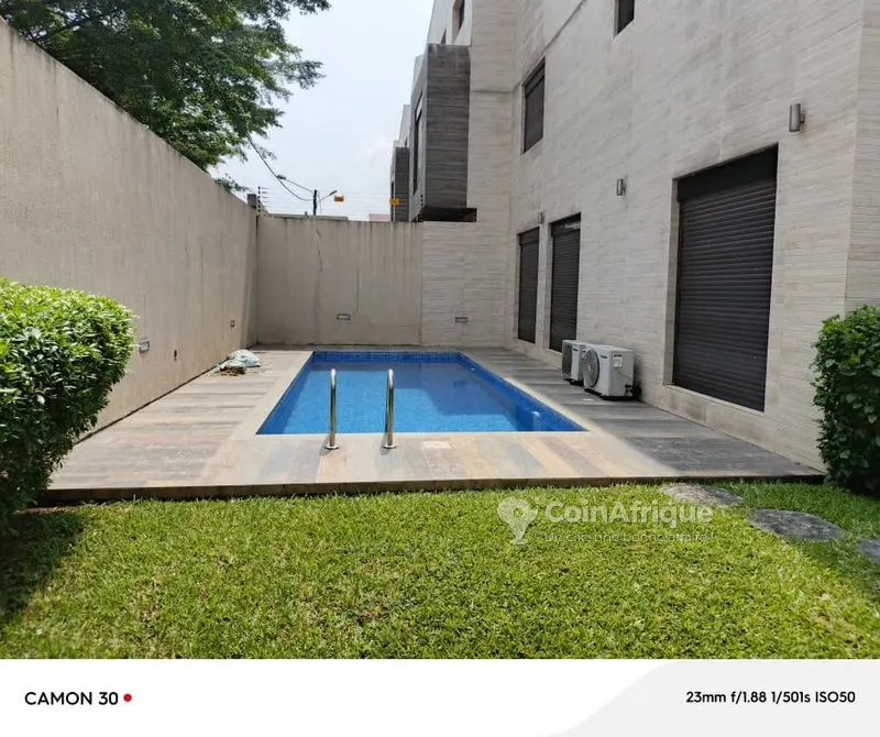 Location villa 5 pièces à la Riviera 3 non loin de lycée français