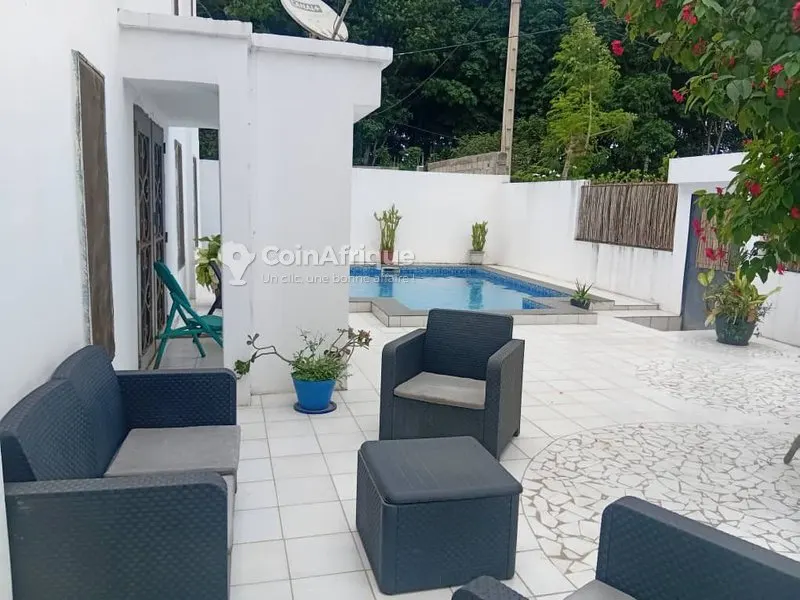 Villa duplex 7 pièces avec piscine — Bingerville