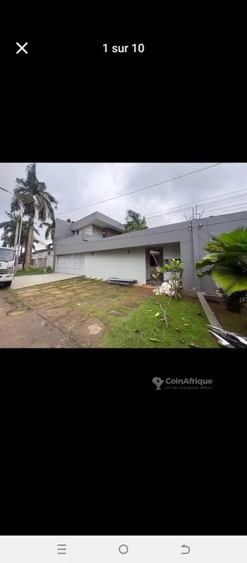 Villa triplex 11 pièces avec piscine — Cocody 7e Tranche