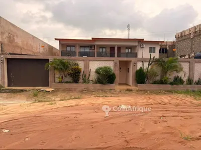 Villa duplex 8 pièces avec piscine — Bingerville