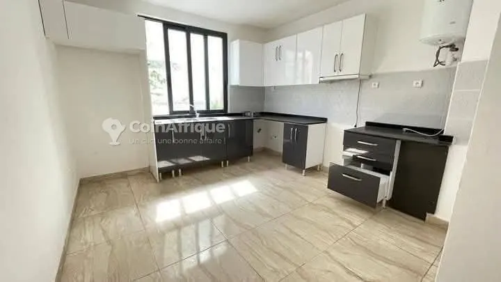 Appartement 3 pièces haut standing — Cocody Riviera Faya